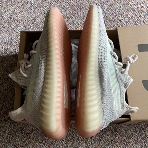 Adidas Yeezy Boost 350 V2 Citrin Non-Reflective 10.5 Brand New in Box with Tags - Picture 4 of 7